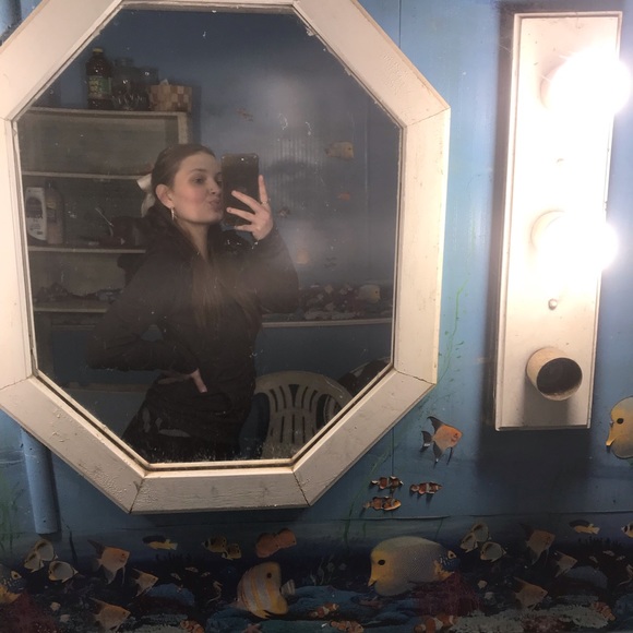 Meet your Posher, Amber - Picture 4 of 4